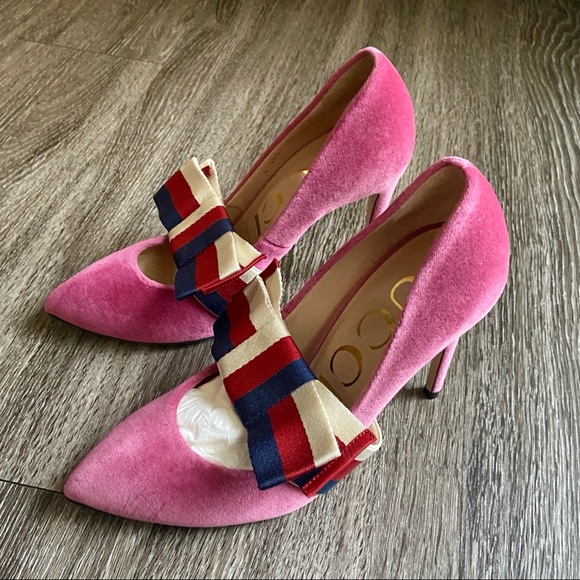 Gucci Shoes - 🌟HP🌟GUCCI Web Detachable Bow Pink Velvet Heels
